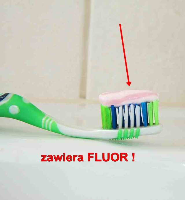 Szczoteczka do zębów z pastą
