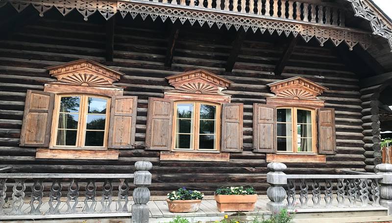 dom-z-bala-z-gankiem-rosja